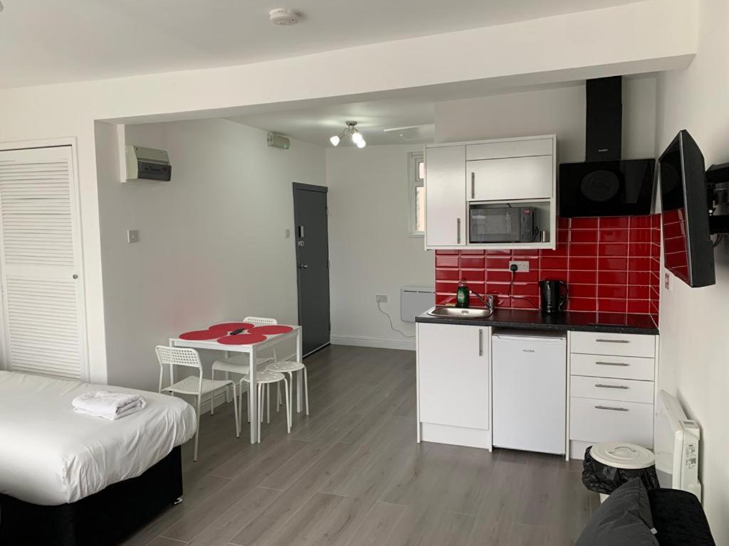 Comfortable - Cosy - Budget Studios In City Center ลอนดอน ภายนอก รูปภาพ